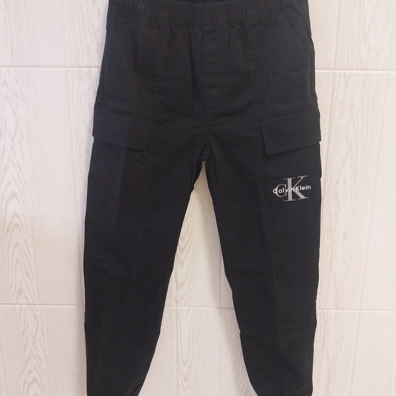 PANTALONE CARGO CON TASCHE