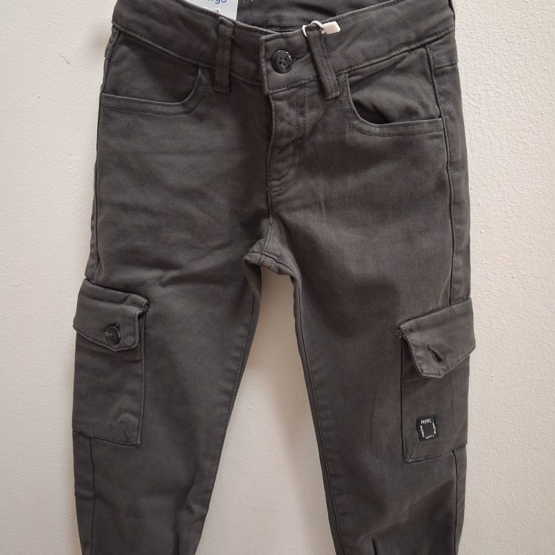 PANTALONE CARGO CON POLSINO